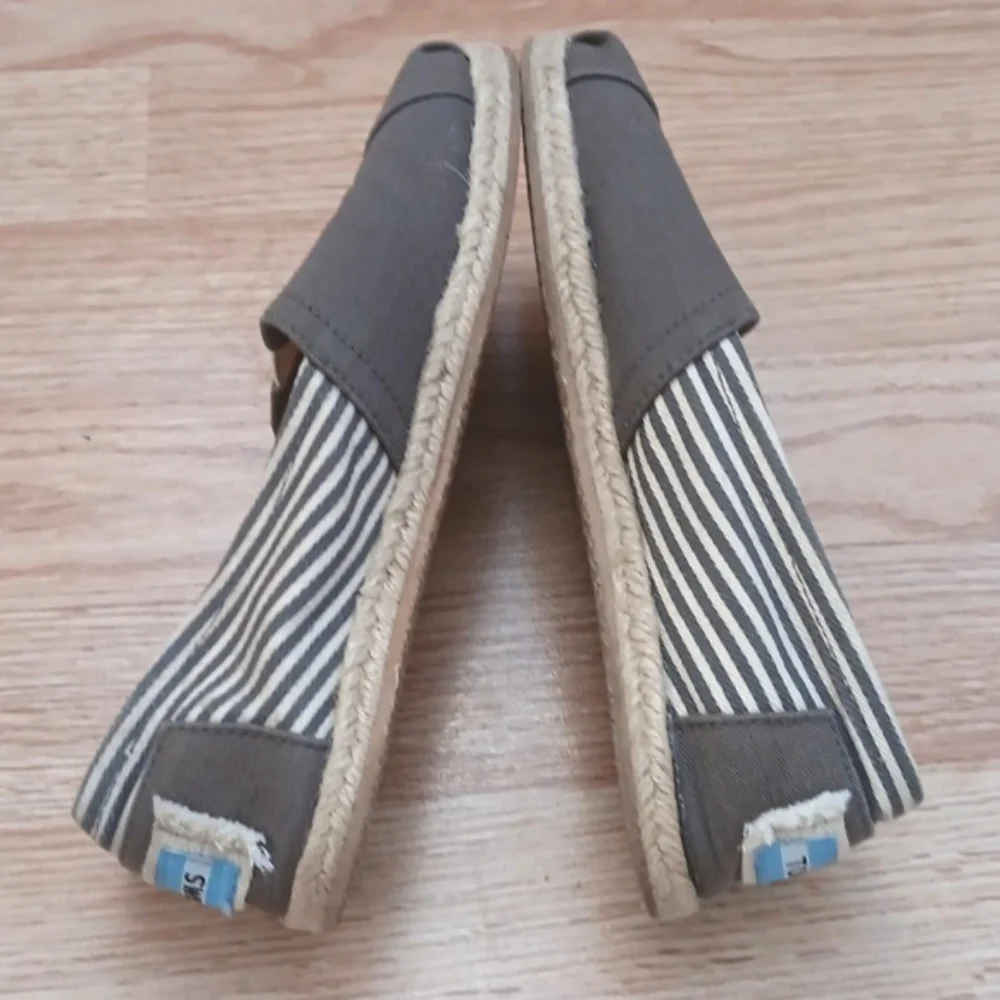 Toms preloved slip